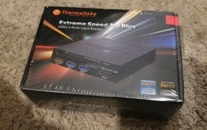 Lector de tarjetas múltiples Thermaltake Usb 3 Extreme Speed 3,5 bahías nuevo en caja P/N: AC0031 - Imagen 1 de 2