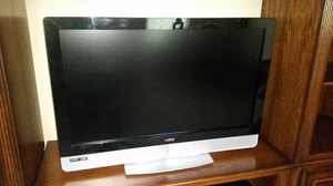 37-Inch Vizio VX37L 720p HDTV Widescreen LCD TV (Black/Gray) - USED - Picture 1 of 4