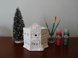 WEE CRAFTS POST OFFICE #21578 Ready To Paint Holiday Christmas Village Ceramic - Picture 1 of 11