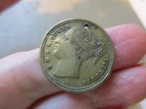 ANTIQUE VINTAGE VICTORIAN RARE GOLD TONE 1837 QUEEN VICTORIAN FOB CHARM PENDANT - Picture 1 of 2