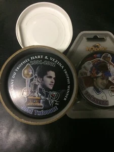 Jose Theofore of the Canadians Hockey photo Puck Hart + Vezina Trophies - Picture 1 of 8