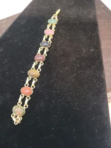 Pulsera vintage de escarabajo tono dorado con múltiples piedras - Imagen 1 de 7