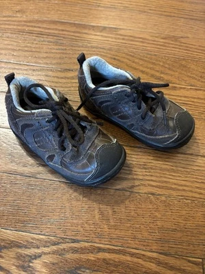 Boys Stride Rite Brown Shoes Sneakers 6.5 WIDE Toddler - Image 1 of 4