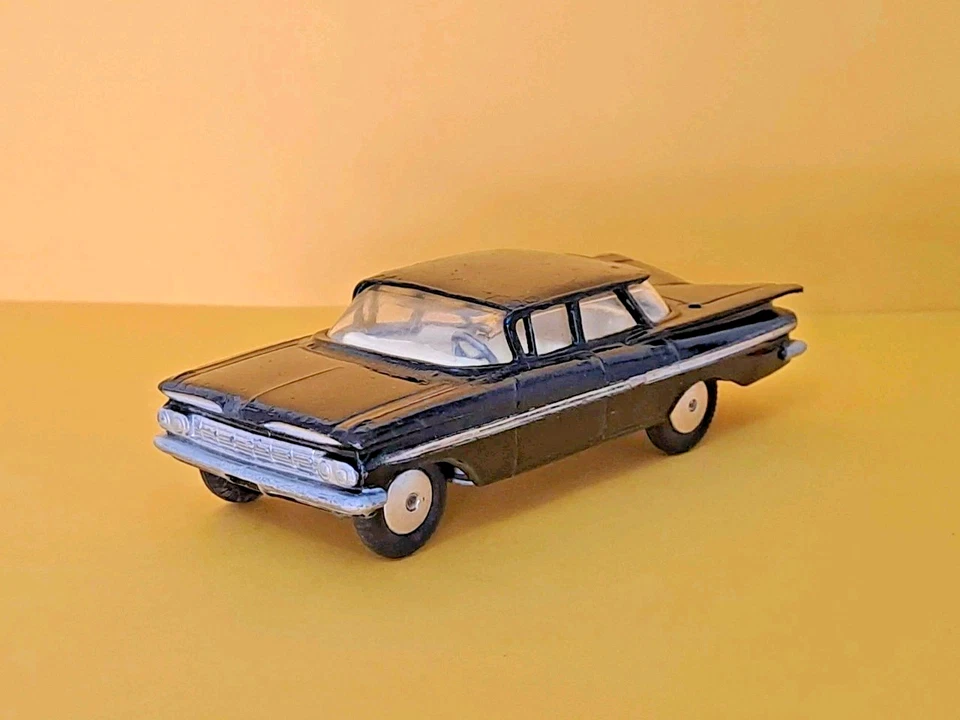 CORGI TOYS - CHEVROLET IMPALA - Immagine 1 di 4