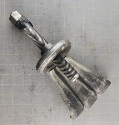 Craftsman USA 46642 Heavy Duty Wheel Hub 3-Jaw / Leg Puller Set VINTAGE - Image 1 of 4
