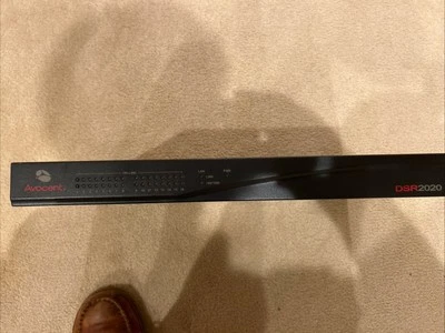Avocent DSR2020 16-Port Rack-Mountable KVM Switch W/ Power & Monitor Cord - Image 1 of 4