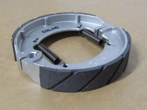 Triumph Tiger Cub W977 Front Or Rear Wheel Waterproof Grooved Brake Shoes - Picture 1 of 2