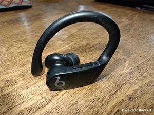 Beats by Dr. Dre Powerbeats Pro In Ear Wireless Earbuds Right Only Black A2454 - Picture 1 of 3