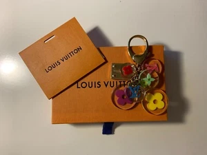 Bolso con llavero Louis Vuitton multicolor de resina Candy Fleurs de segunda mano - Imagen 1 de 9
