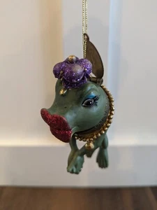 Katherine’s Collection Christmas Ornament Trinket Box Kissing Frog Prince Lips - Picture 1 of 12