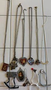 Lot Of 11 Disney’s Alice In Wonderland Jewelry Necklaces Bracelets - Picture 1 of 12