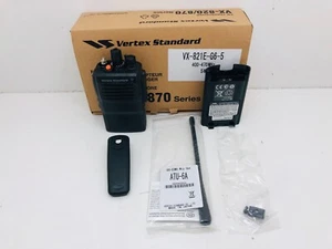 Globe Roamer Vertex VX-821-EG6-5 UHF 400-470MHz 5W Commercial Portable Radio - Picture 1 of 12