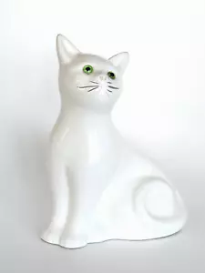 Gato blanco sentado ojos verdes porcelana 8" Portugal usado en excelente estado decoración del hogar - Imagen 1 de 8