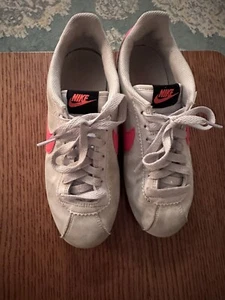 Größe 7 - Nike Classic Cortez Vintage hellgrau mit heißrosa Streifen - Bild 1 von 5