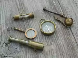 TELESKOP, KOMPASS, LUPE, BOSUN PFEIFE, SAND TIMER - MESSING NAUTISCHES GESCHENKSET - Bild 1 von 2