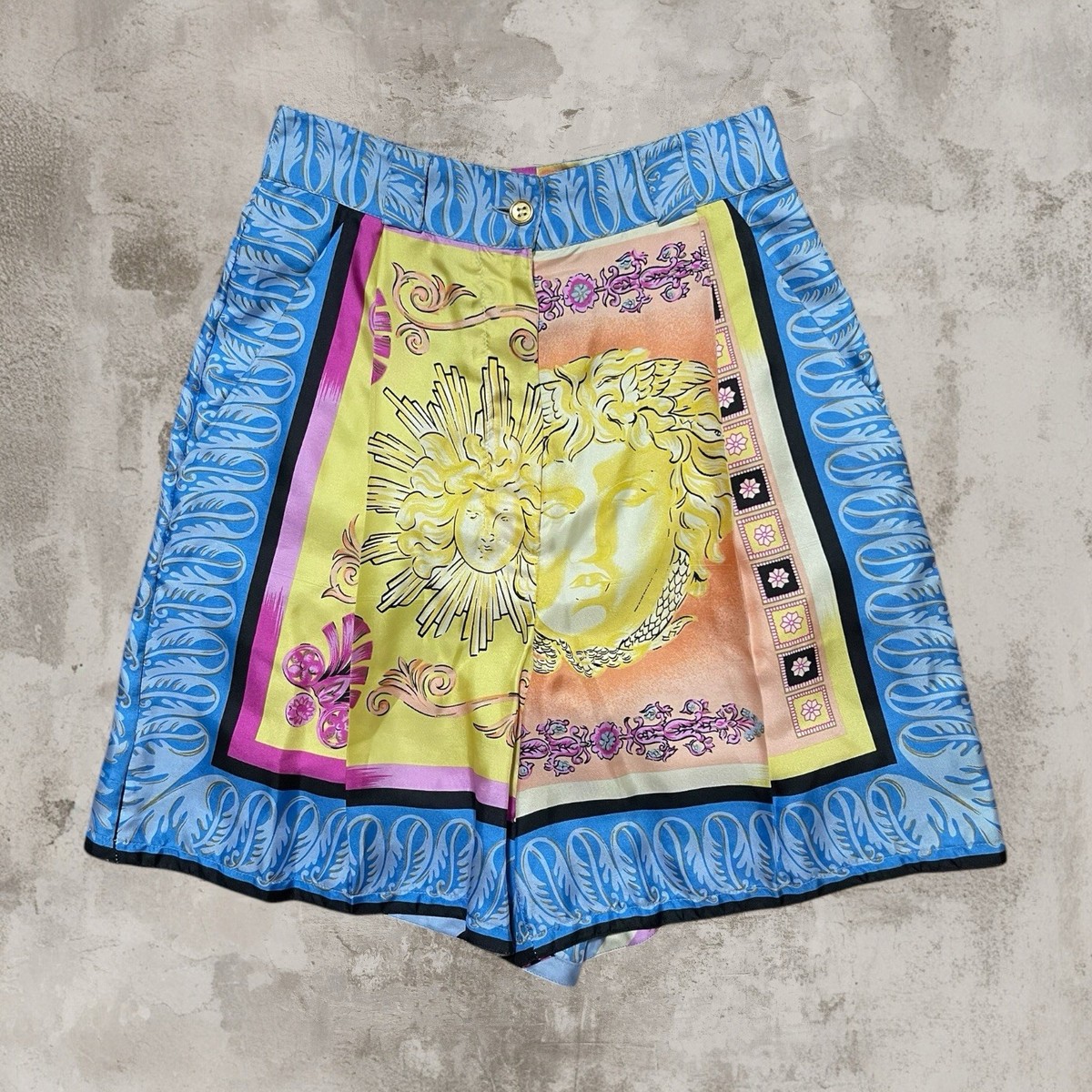 パンツ VERSACE Women Shorts  Burmudas 1009844 1A06838 1LD60 Purple 45290331-1_2.jpg