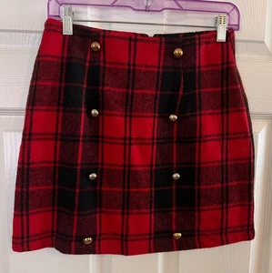 Red and black plaid skirt with gold buttons - Picture 1 of 7