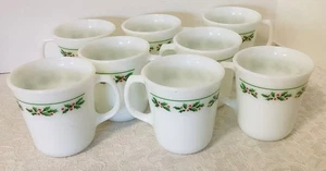 8 Vintage Corning Pyrex HOLLY DAYS Weihnachtstassen MILCH Glas - Bild 1 von 5