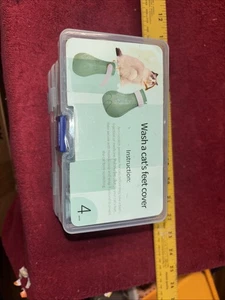 3- Wash A Cat's Feet Covers for Paws to Prevent Scratching During Baths Med - Picture 1 of 6