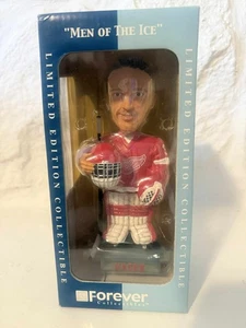 DOMINIK HASEK FOREVER MEN OF THE ICE WACKELKOPF NEU IM KARTON DETROIT RED WINGS - Bild 1 von 2