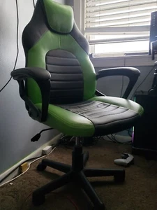 gaming chair, Relax good for long gaming sessions and working. - Picture 1 of 4