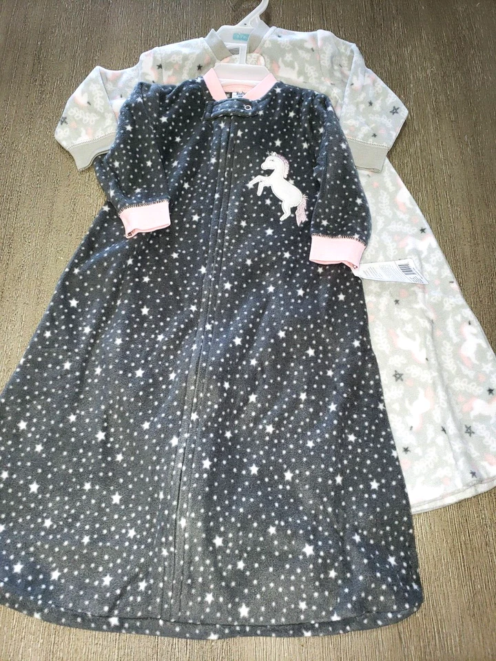 2 bebés niñas NUEVOS SACOS DE DORMIR UNICORNIO NUEVOS CON ETIQUETAS 0-9 meses ESTRELLAS GRIS POLAR ¡TAN SUAVE! Foto 1 de 1