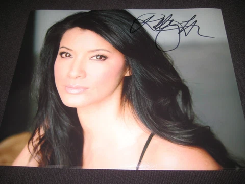 ACTRESS KELLY HU SCORPION KINGS,XMEN II, NINJA TURTLES AUTOGRAPHED PHOTO W/ COA Cover