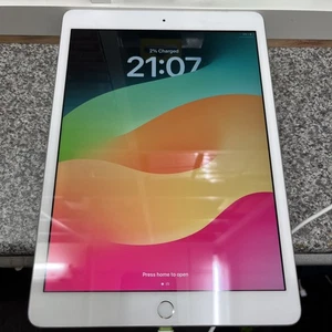 Apple iPad 7th Gen A2198 Space Grey Unlocked 32GB 10.2" Retina iPadOS Tablet - Picture 1 of 4