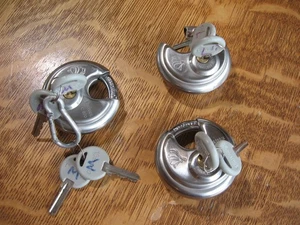 LOT OF 3 Chateau C-970 Heavy Duty Stainless Steel Round Disc Lock With Keys - Picture 1 of 5