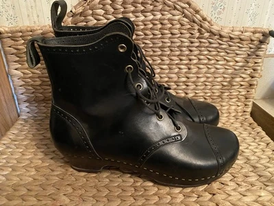 Tamancos botas suecas Hasbeens couro preto tamanho 40 com cadarço - Imagem 1 de 4