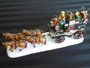 C-628 Dept. 56 Heritage Village Coll. Holiday Coach 5561-1 - Picture 1 of 5