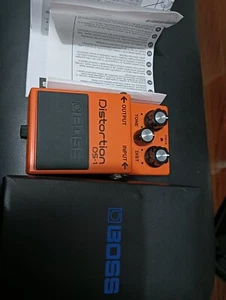BOSS DS-1 DISTORTION GUITAR EFFECTS PEDAL - Picture 1 of 8