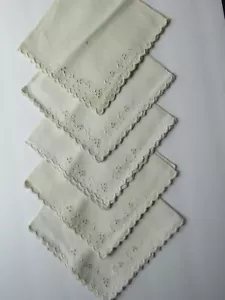 Juego de Servilletas Blancas Vintage 5 Bordados Ojales Trabajo 14" Cuadrado NK13 - Imagen 1 de 12