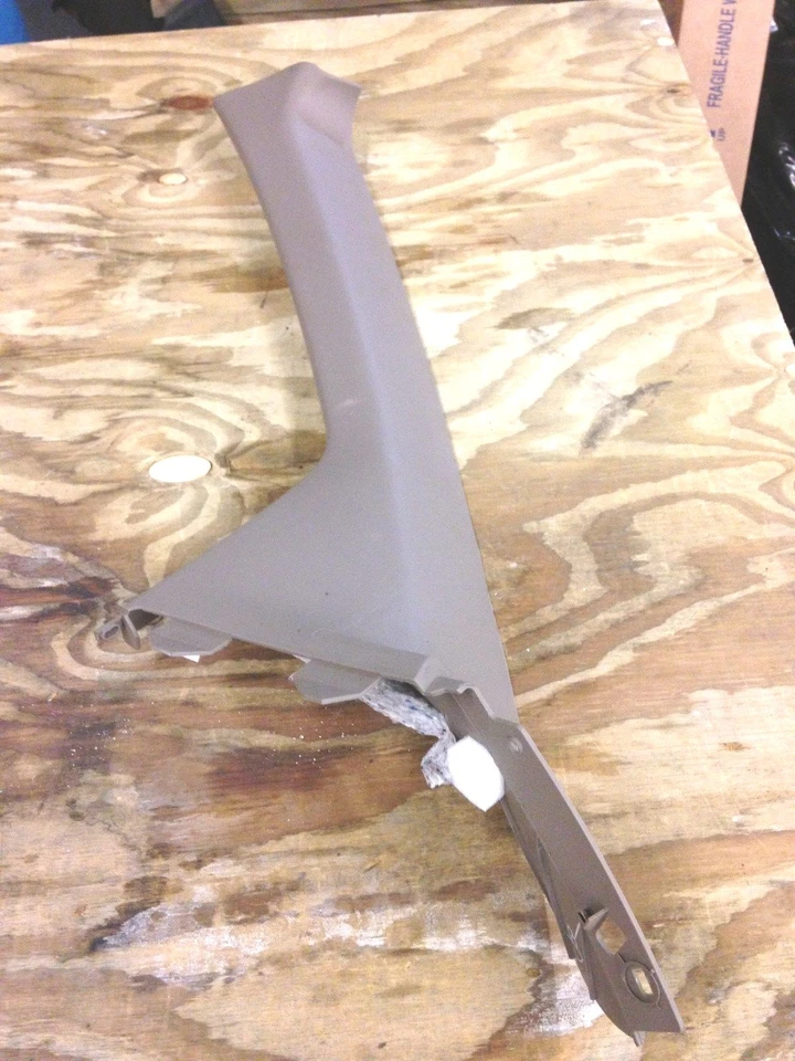 Nissan Quest 2004 moldura de pilar (conductor) 2004-2006 Foto 1 de 2