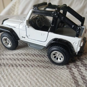 2003 Jeep Wrangler Rubicon 4x4 white Maisto Diecast 1:35 Toy Car - Picture 1 of 5