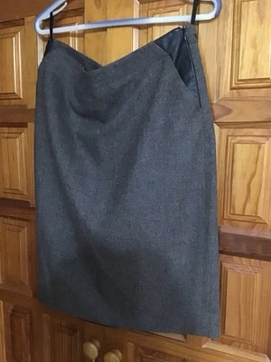 Jaeger Women's Straight Wool Silk Mix Skirt. Real Leather Packets And Trim. - Image 1 of 4