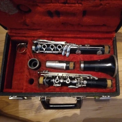 Clarinete alto Bb NO FUNCIONA/PARA REPUESTOS VITO RESO-TONE EE. UU. con estuche Foto 1 de 4