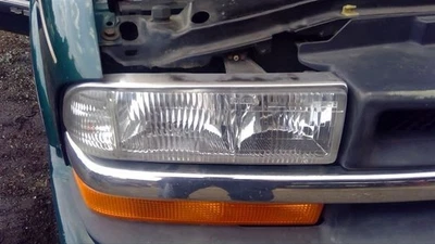 Faro pasajero Chevrolet 98-05 Blazer S10/Jimmy S15 96917 Foto 1 de 4