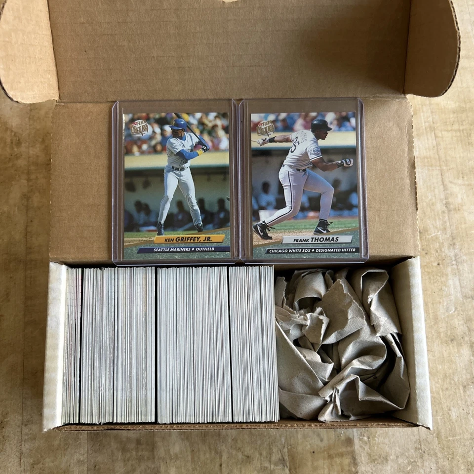 1992 Fleer Ultra Baseball Series 1 Complete Set #1-300 - Image 1 of 2