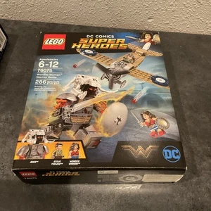LEGO DC Comics Super Heroes: Wonder Woman Warrior Battle (76075) - Imagen 1 de 2