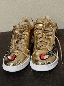 Chase + Chloe Celine Gold Rose’s SHINY Sneaker Embellished Size 8 NEW - Picture 1 of 7