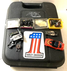 Slot car AFX-Aurora 1973 "Race Case" scala HO con ricambi originali + usata così com'è! - Foto 1 di 14