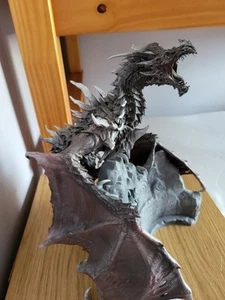 Elder Scrolls V: Skyrim Collectors Edition Alduin Statue - Picture 1 of 4