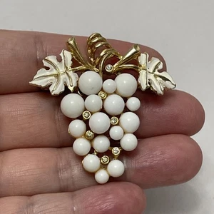 Grape Brooch - Picture 1 of 5