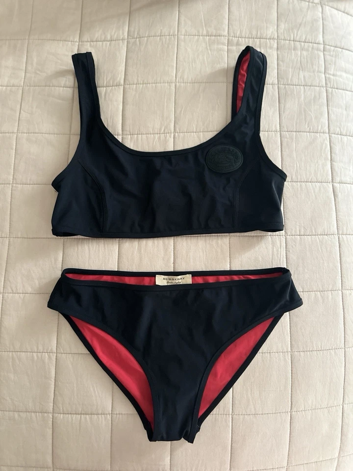 Bikini Burberry negro y rojo talla pequeña Foto 1 de 4