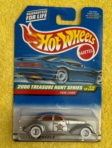 HOT WHEELS 2000 TREASURE HUNT SERIES 1936 CORD #3 OF 12 NEAR MINT CARD - Picture 1 of 5