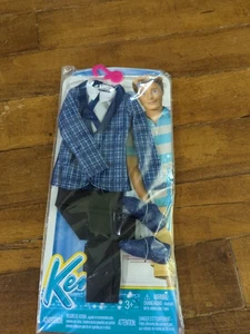 Barbie Mattel Ken Muñeca Informal Moda Conjunto Ropa Chaqueta, Camisa, Corbata y Zapatos - Imagen 1 de 2