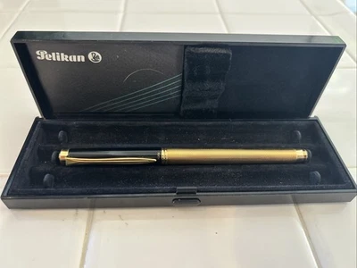Pelikan Classic P380 Ballpoint Pen with Gold Plated Body No Filler - Image 1 of 4