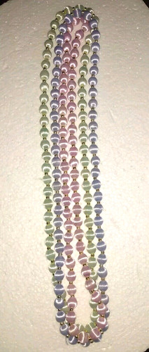 VETEMENTS 3 collane con filo di raso di seta sopra perline 28" in verde pastello lavanda e rosa