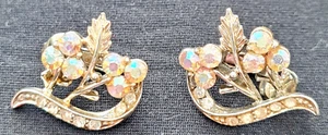 Coro Aurora Borealis gold tone Flower Rhinestone Clip Vintage Earrings 1" - Picture 1 of 4
